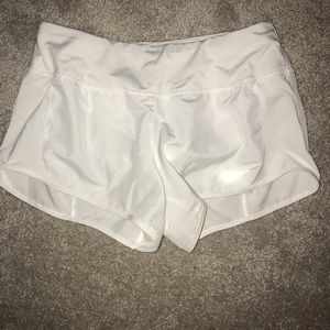 WHITE NIKE SHORTS